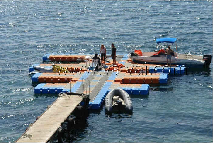 floating dock